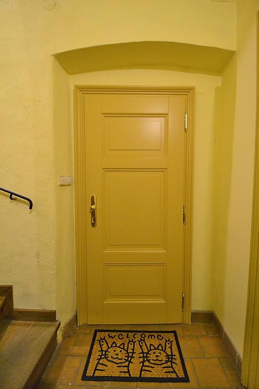 Charming Old Town Centre Studio Apartment Praha Bagian luar foto