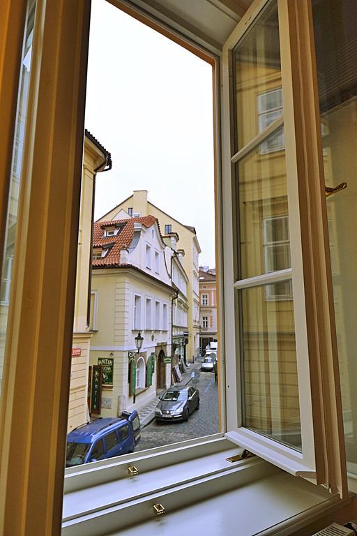 Charming Old Town Centre Studio Apartment Praha Bagian luar foto