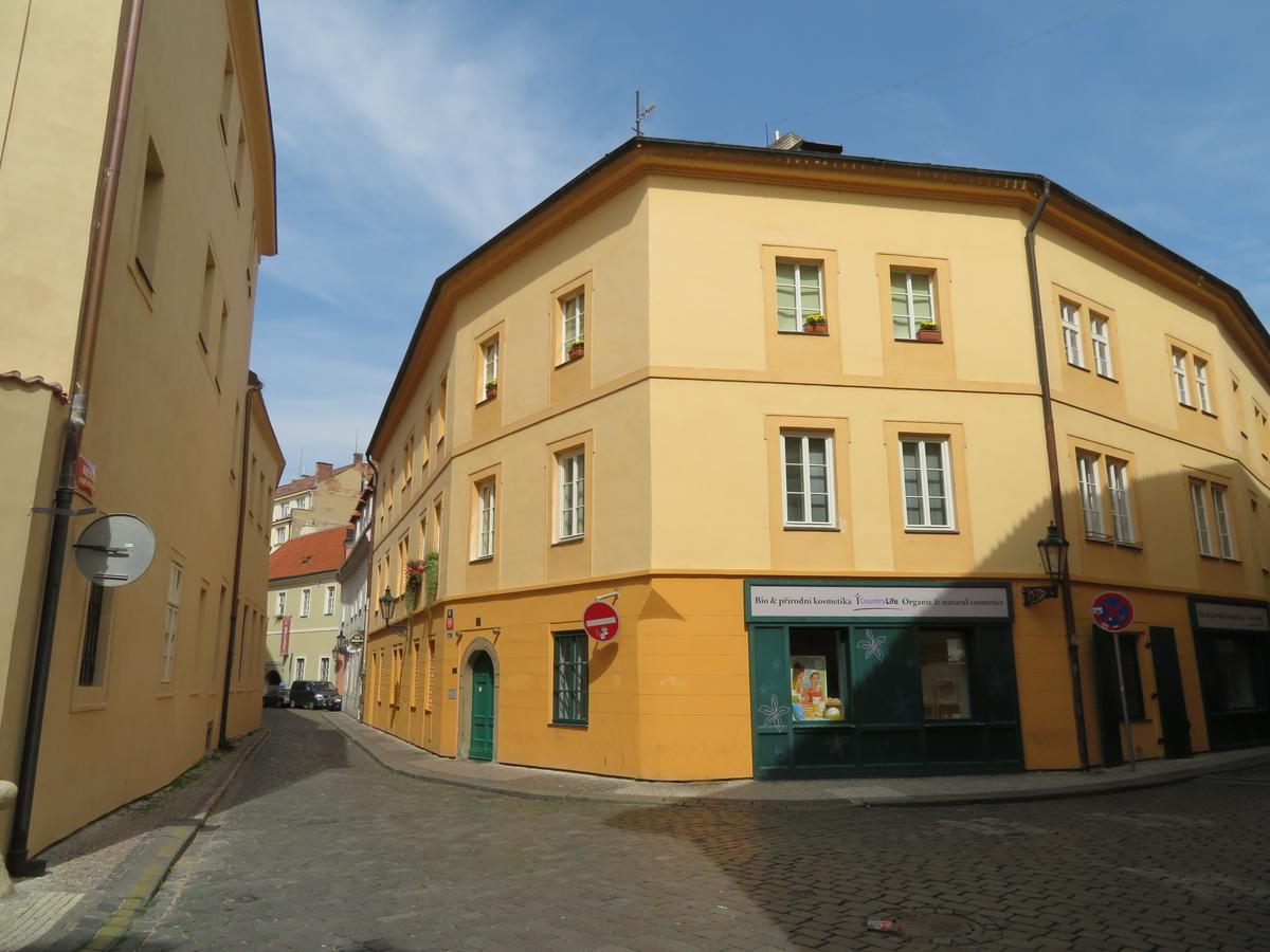 Charming Old Town Centre Studio Apartment Praha Bagian luar foto