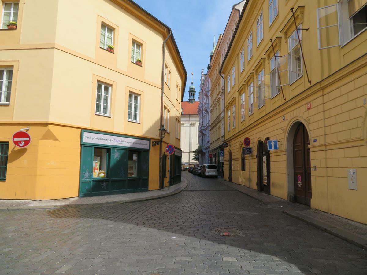 Charming Old Town Centre Studio Apartment Praha Bagian luar foto